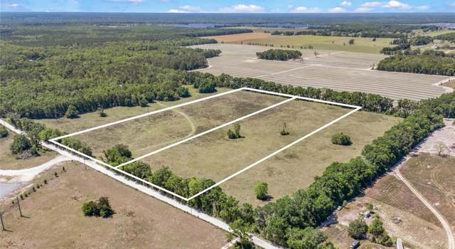 Photo of 870 SW Fry Ave, Fort White, FL 32038