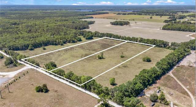 Photo of 870 SW Fry Ave, Fort White, FL 32038
