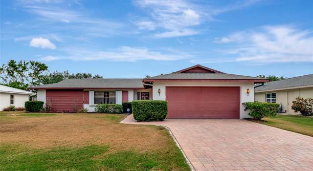 Photo of 4423 Meadow Creek Cir, Sarasota, FL 34233