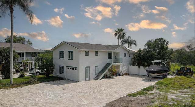 Photo of 8117 Bay Dr, Tampa, FL 33635