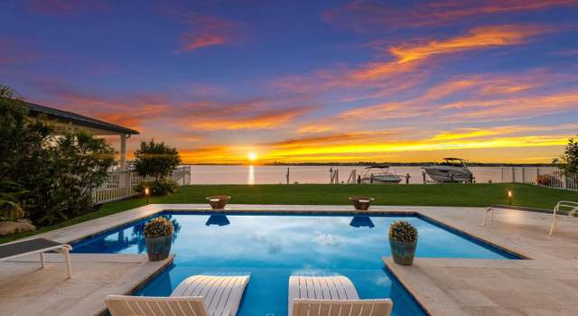 Photo of 696 Regatta Way, Bradenton, FL 34208