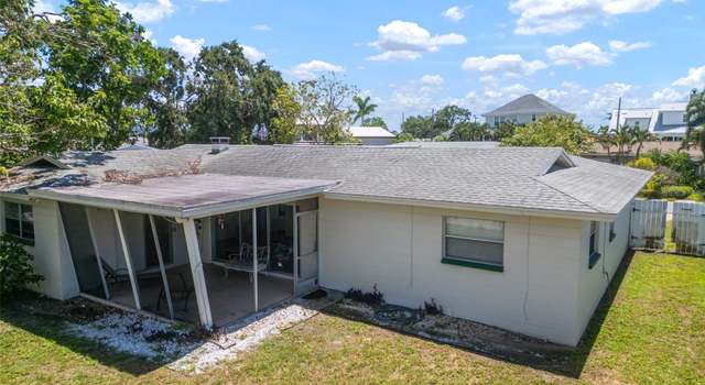 Photo of 2502 Tropical Shores Dr SE, St Petersburg, FL 33705