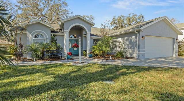 Photo of 6929 Northlake Dr, Zephyrhills, FL 33542