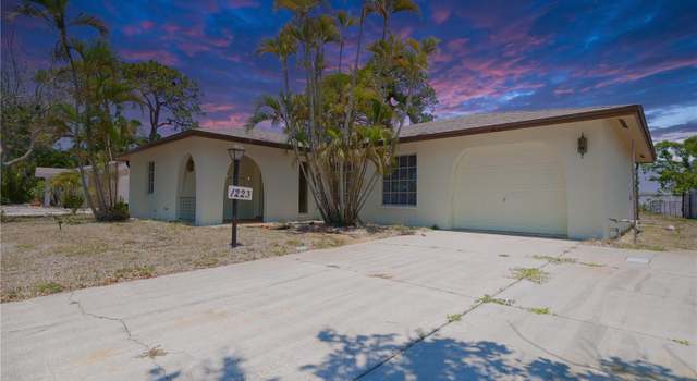 Photo of 1223 DE Narvaez Ave, Bradenton, FL 34209