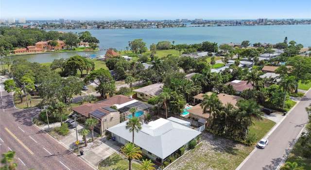 Photo of 7979 Garden Dr N, St Petersburg, FL 33710