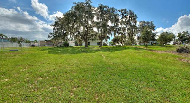 Photo of 1042 Golden Bough Rd, Lake Wales, FL 33898
