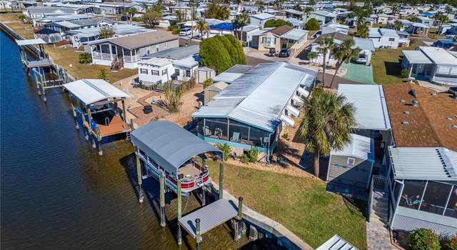 Photo of 110 W Saint Annes Cir, Apollo Beach, FL 33572