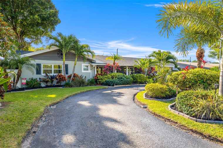 Photo of 1121 Woodside Ave CLEARWATER, FL 33756