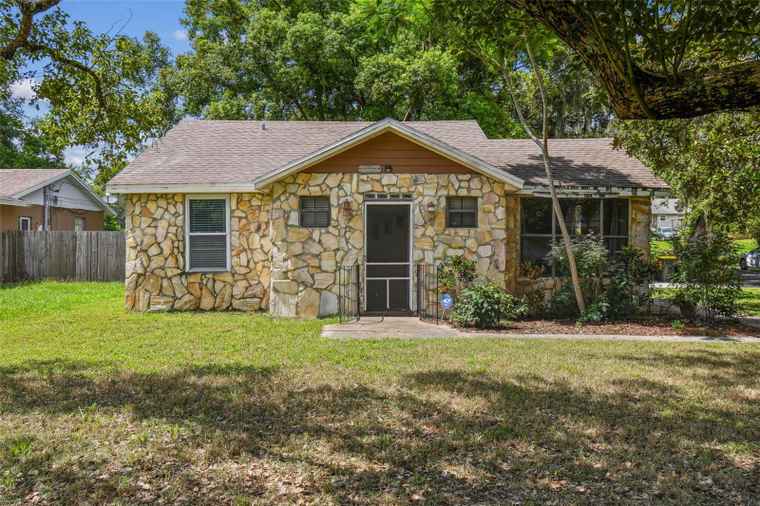 Photo of 1108 W Minnehaha Ave CLERMONT, FL 34711
