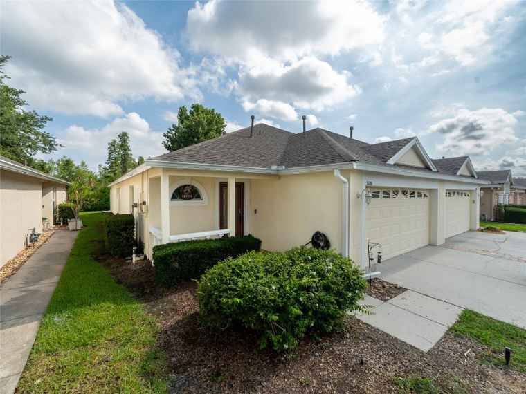 Photo of 31201 Shaker Cir WESLEY CHAPEL, FL 33543