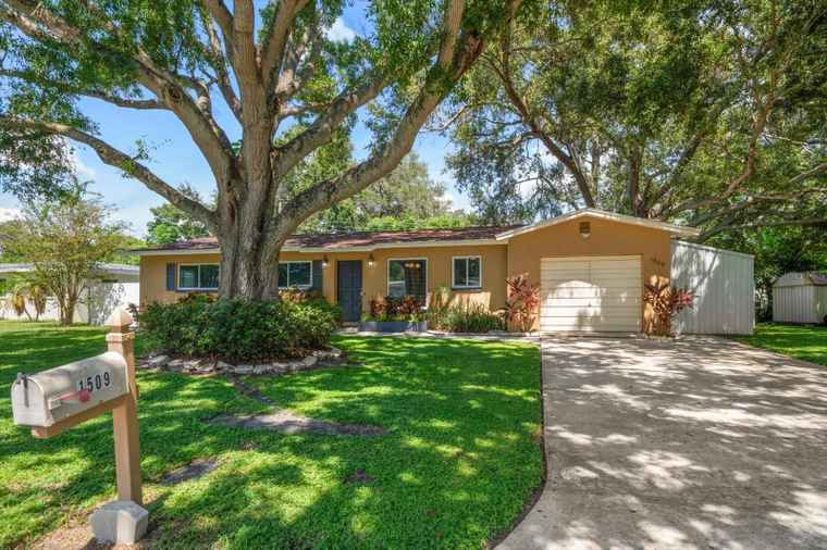 Photo of 1509 S Evergreen Ave CLEARWATER, FL 33756