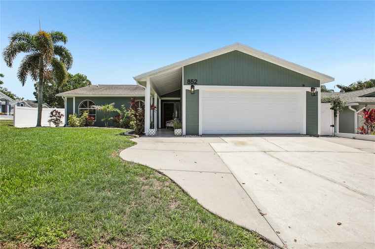 Photo of 852 Crystal Dr PALM HARBOR, FL 34683