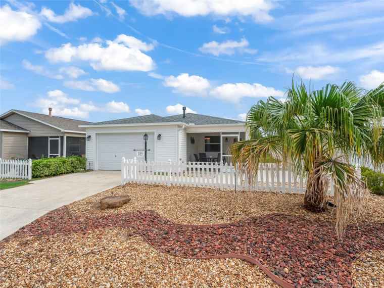 Photo of 1199 Mathews Ln THE VILLAGES, FL 32162