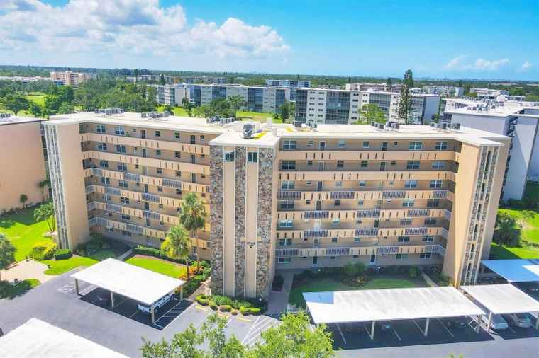 Photo of 3640 Ironwood Cir Unit 302N BRADENTON, FL 34209