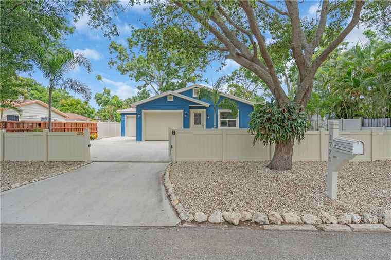 Photo of 1775 8th St SARASOTA, FL 34236