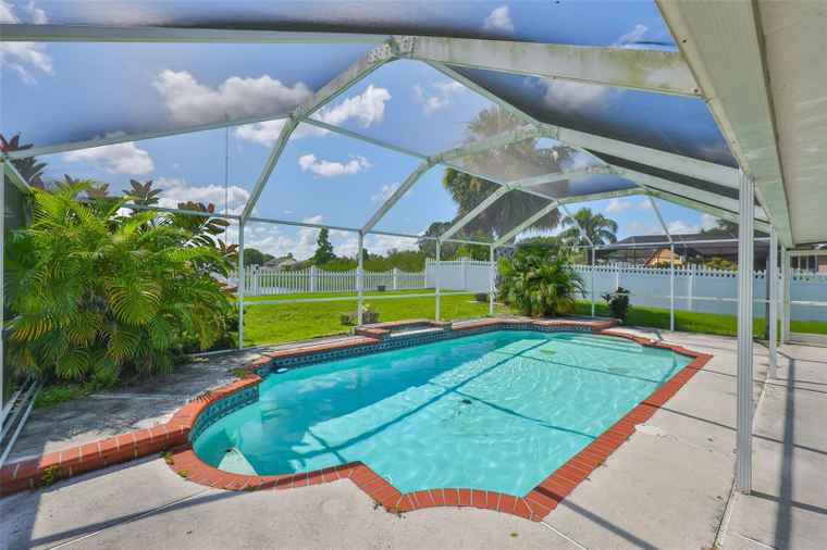 Photo of 10430 Crestfield Dr RIVERVIEW, FL 33569