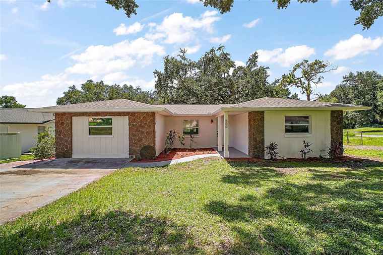 Photo of 500 Shady Nook Dr CLERMONT, FL 34711