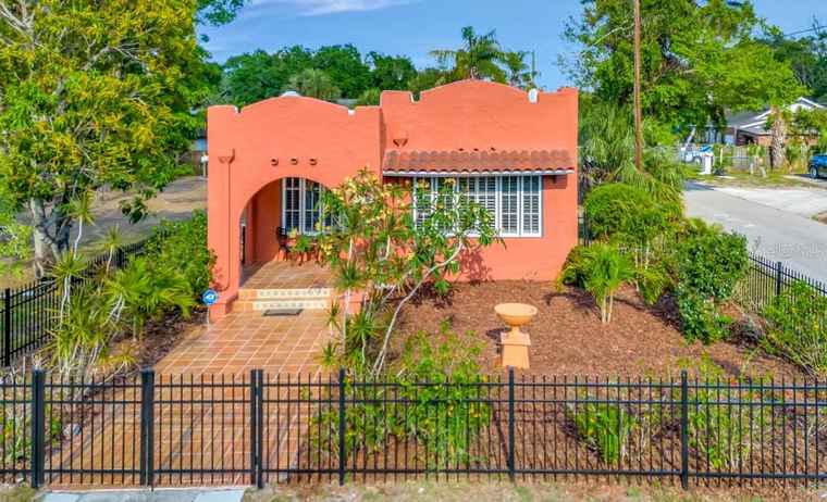 Photo of 2002 Central Ave SARASOTA, FL 34234