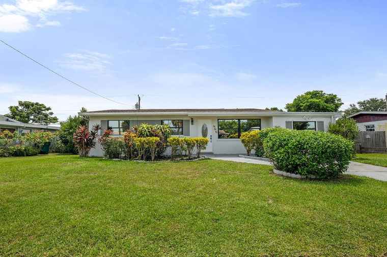 Photo of 532 Buckingham Ave MELBOURNE, FL 32935
