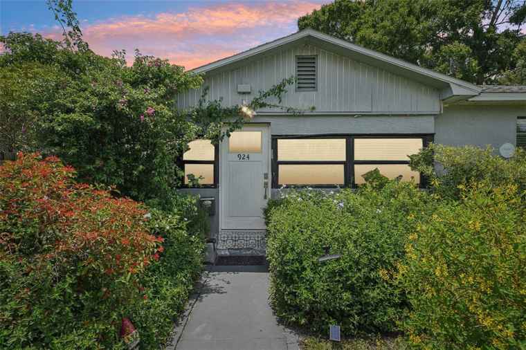Photo of 924 32nd St N ST PETERSBURG, FL 33713