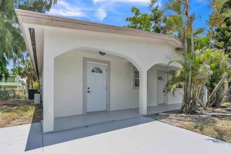 Photo of 2938 Market St FORT MYERS, FL 33916