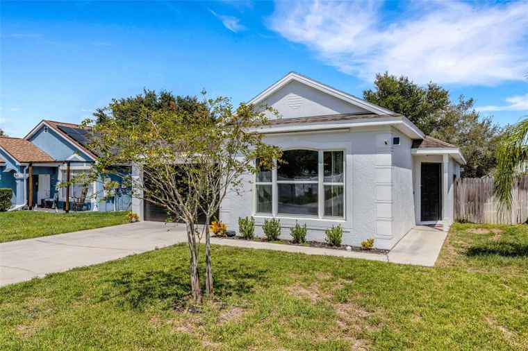 Photo of 3622 Huntwicke Blvd DAVENPORT, FL 33837
