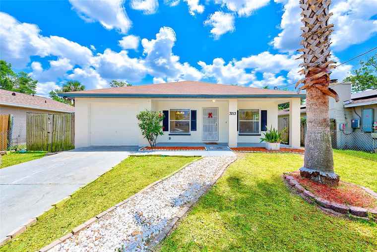 Photo of 3213 E Giddens Ave TAMPA, FL 33610