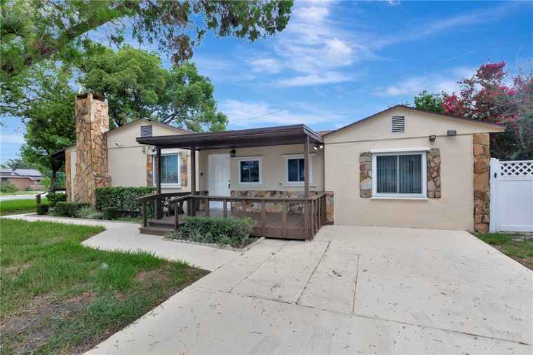 Photo of 4094 38th Ave N ST PETERSBURG, FL 33713