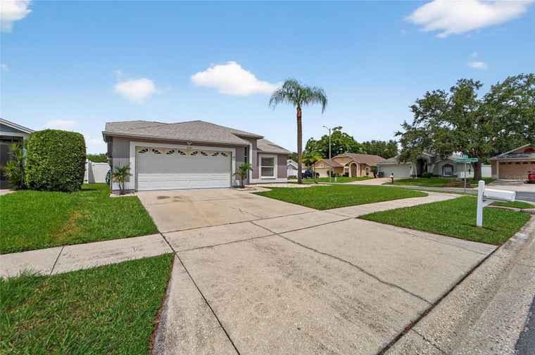 Photo of 6101 Becklin Pl RIVERVIEW, FL 33578