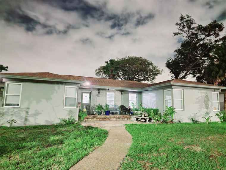 Photo of 1466 Jacaranda Cir S CLEARWATER, FL 33755