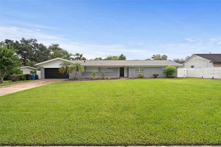 Photo of 605 Gay Ann Dr VALRICO, FL 33594
