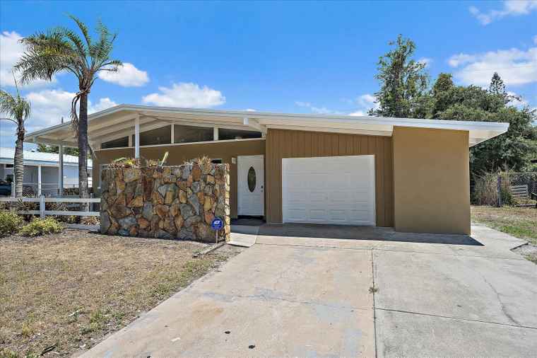 Photo of 2820 Greenbriar St SARASOTA, FL 34237