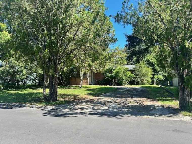 Photo of 549 Young Pl LAKELAND, FL 33803