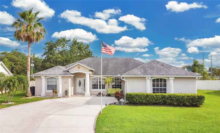 Photo of 3261 Sawgrass Creek Cir ST CLOUD, FL 34772