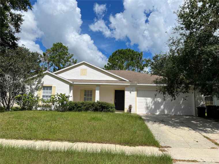 Photo of 1900 Vale Dr CLERMONT, FL 34711