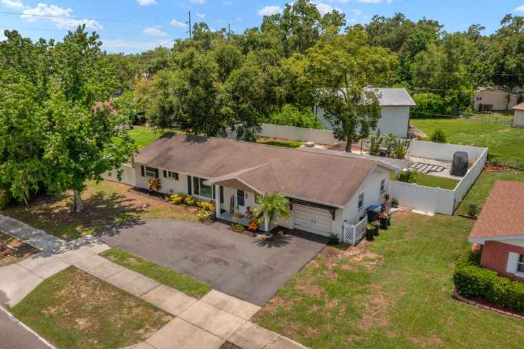 Photo of 2307 S Kingsway Rd SEFFNER, FL 33584