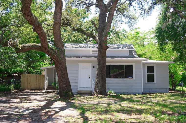 Photo of 10012 N 10th St TAMPA, FL 33612
