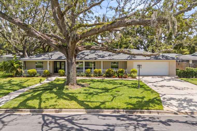 Photo of 708 Valencia Ct WINTER GARDEN, FL 34787
