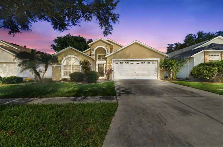 Photo of 7015 Colony Pointe Dr RIVERVIEW, FL 33578