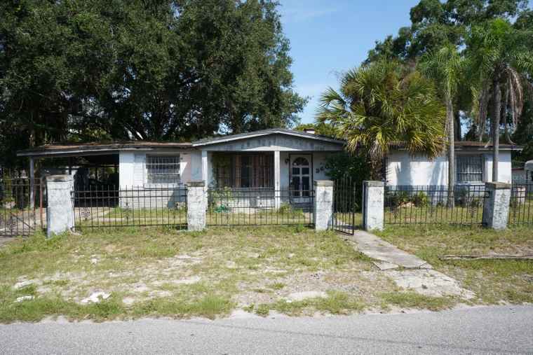 Photo of 3601 E Giddens Ave TAMPA, FL 33610