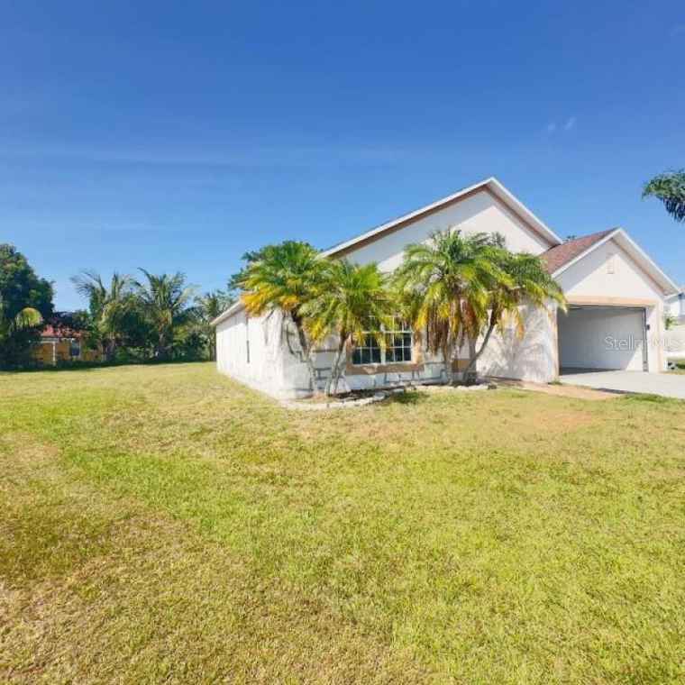 Photo of 323 Miami Ln KISSIMMEE, FL 34759