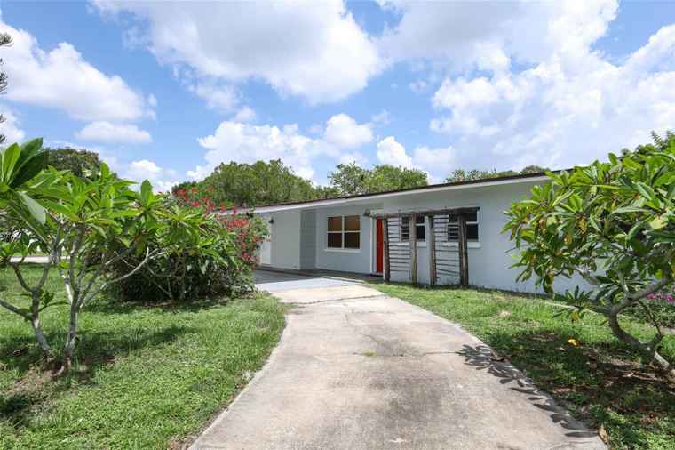 Photo of 904 Hall St MELBOURNE, FL 32901