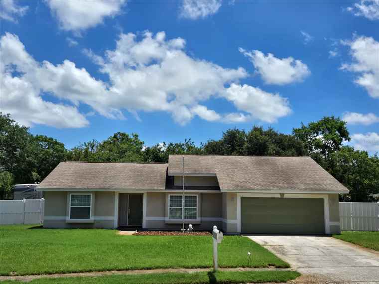 Photo of 827 Creekside Ln PALM HARBOR, FL 34684