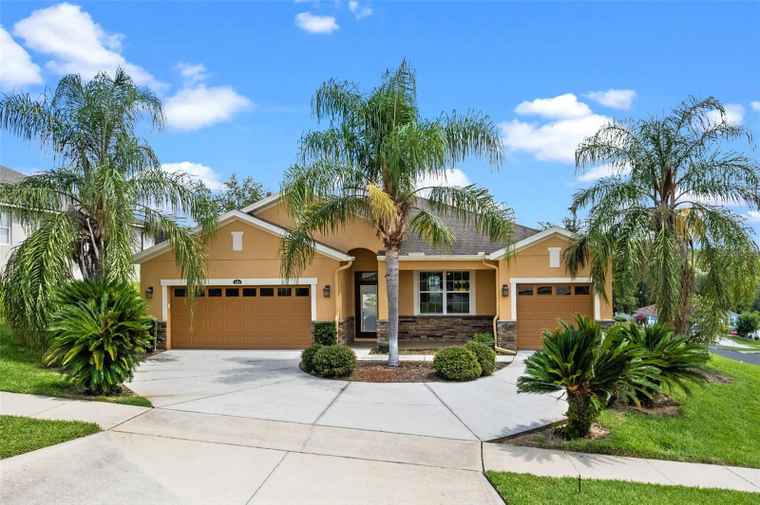 Photo of 1892 Sanderling Dr CLERMONT, FL 34711