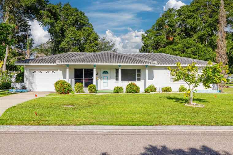 Photo of 1798 40th St N ST PETERSBURG, FL 33713