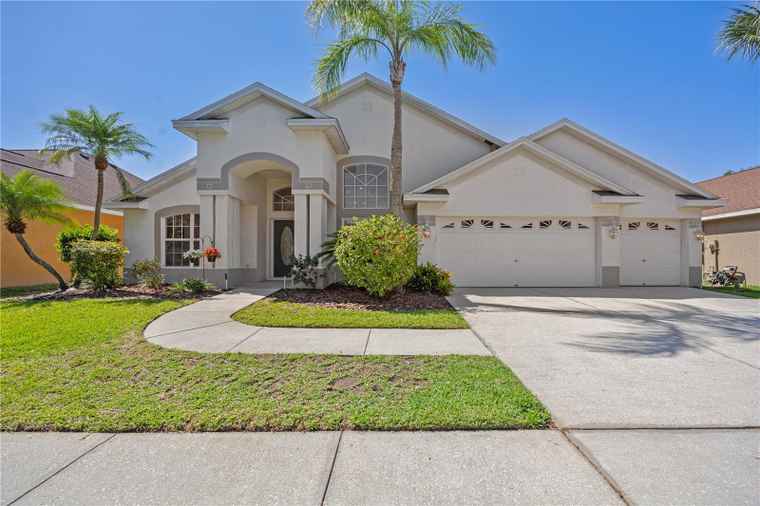 Photo of 7001 Cohasset Cir RIVERVIEW, FL 33578