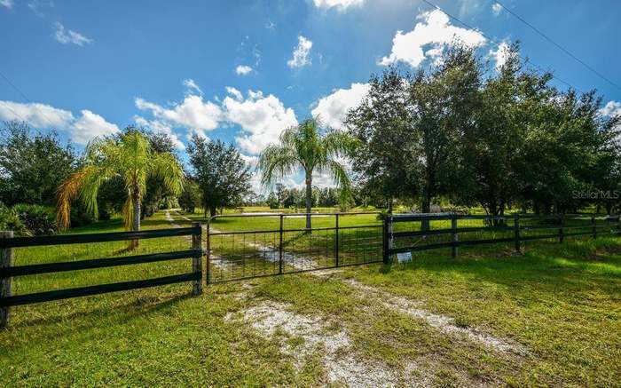 41152 18th Ter E, MYAKKA CITY, FL 34251 | MLS# A4587348 | Redfin