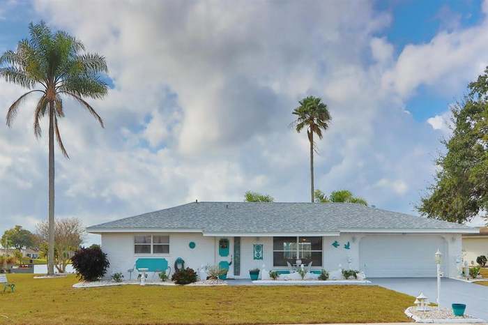 301 S Pebble Beach Blvd SUN CITY CENTER FL 33573 MLS T3421463