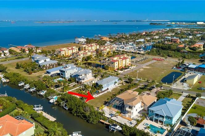 1320 Apollo Beach Blvd S, APOLLO BEACH, FL 33572 | MLS# U8109055 | Redfin