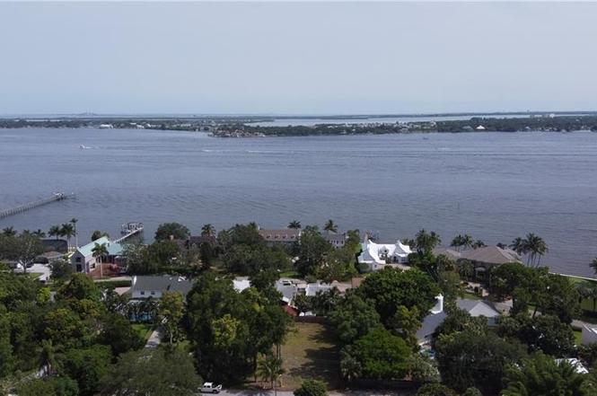4032 NW 5th Ave, BRADENTON, FL 34209 | MLS# A4471341 | Redfin